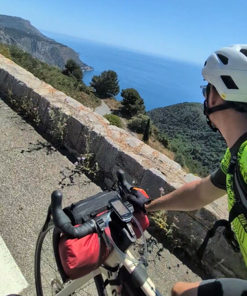 moyenne corniche vélo route vue mer