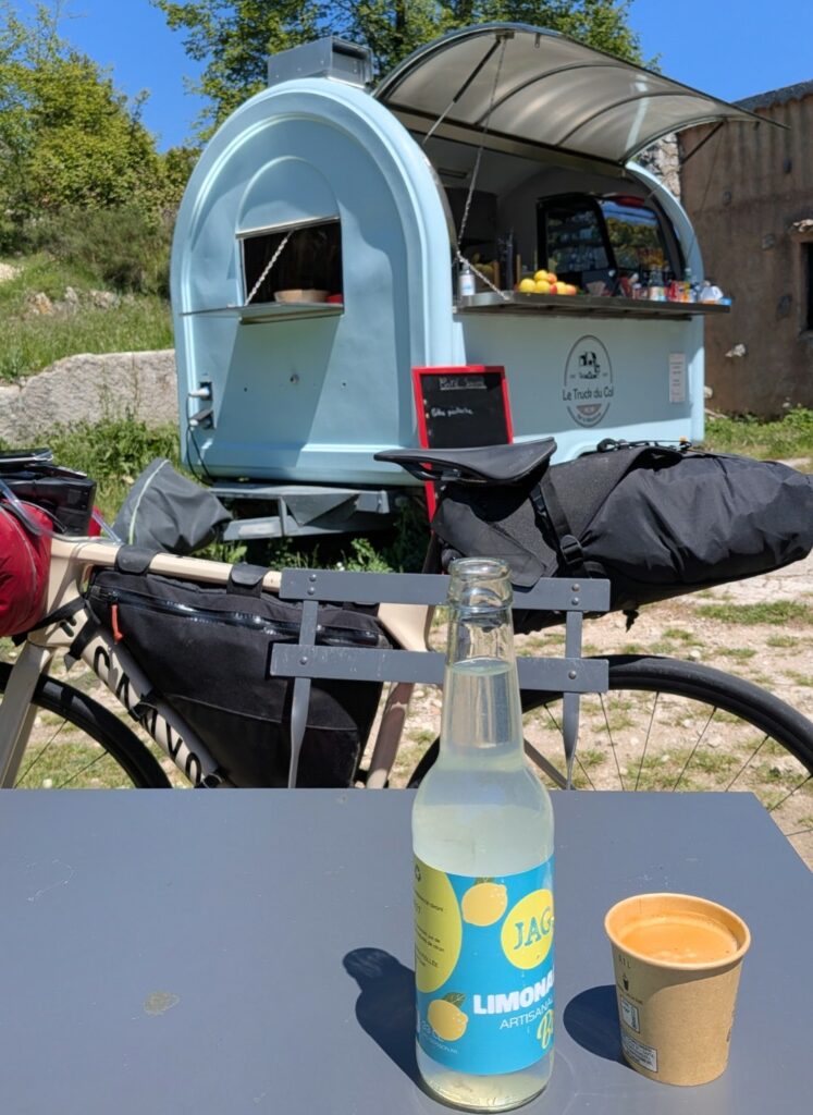 roulotte café col de la madone