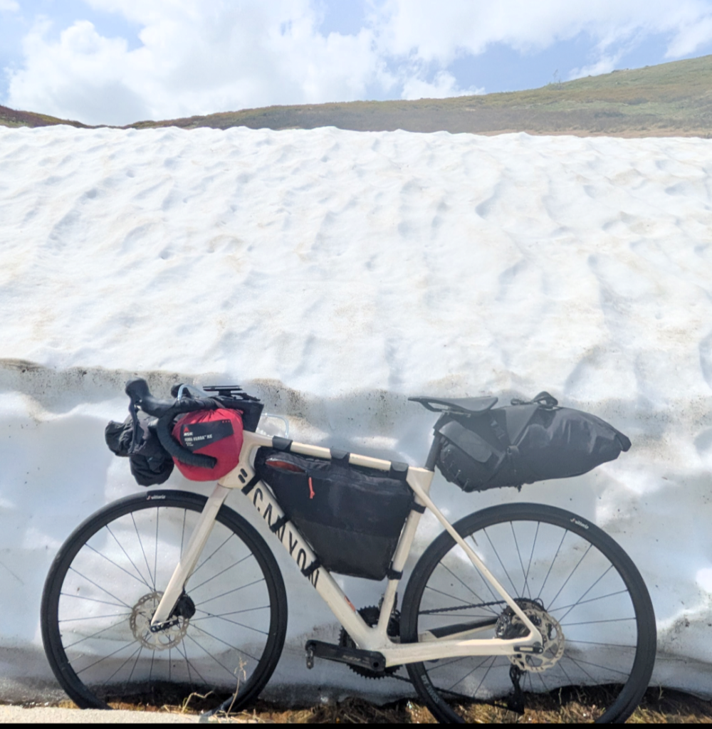 canyon endurace bikepacking mur de neige